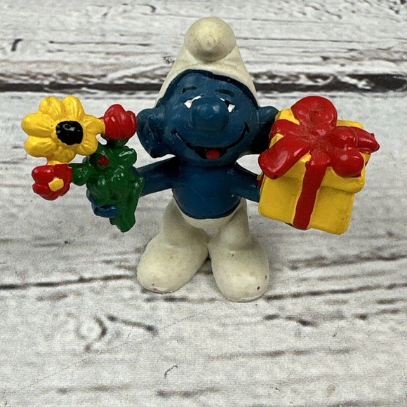 Smurfs 20040‎ Present & Flowers Smurf Gift Box Figure Vintage PVC 1978 Figurine - Picture 1 of 10